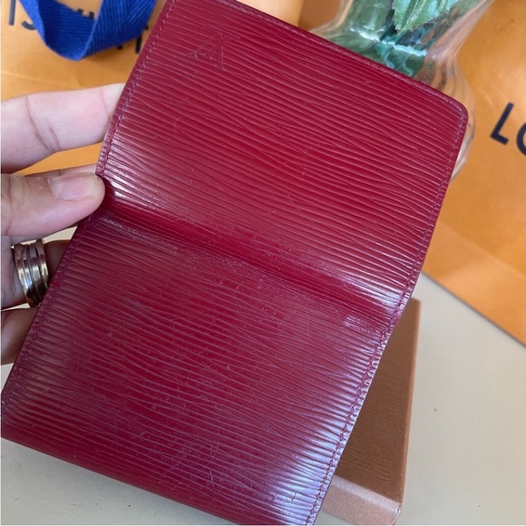 Authentic Louis Vuitton epi card holder❤️❤️❤️ - Picture 9 of 12